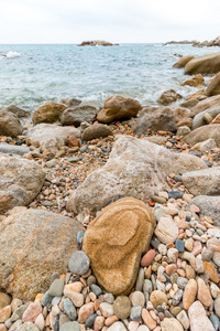 沿海与鹅卵石，地中海海滩