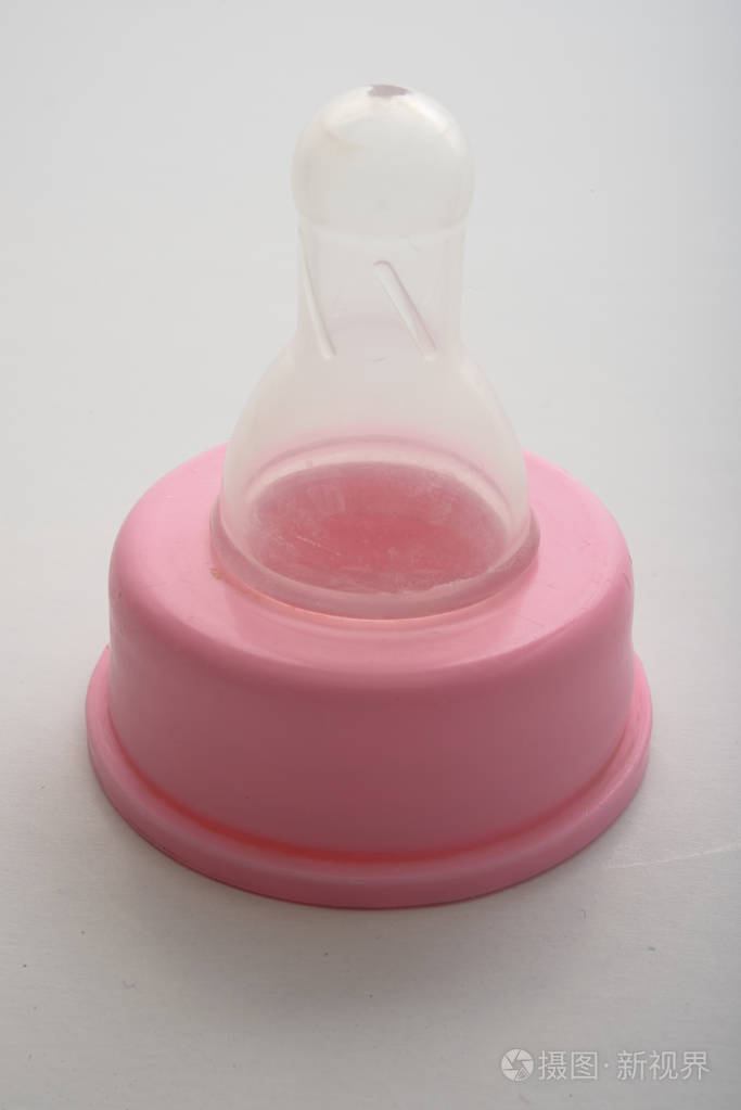 在白色背景上的安抚奶嘴