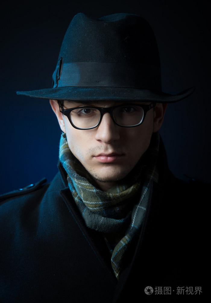 复古风格男性肖像照片-正版商用图片0gepwl-摄图新视界