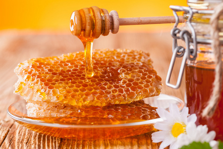 新鲜的蜂蜜与北斗七星