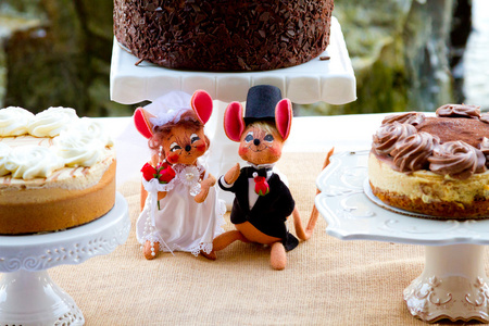 婚礼甜点蛋糕和小鼠