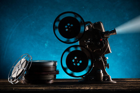 旧的风格电影放映机特写照片
