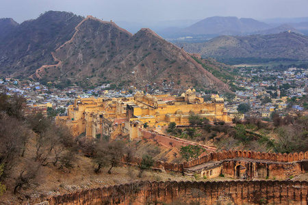 琥珀堡和拉贾斯坦邦，印度斋格尔古堡城墙。琥珀堡是斋浦尔地区的主要旅游胜地