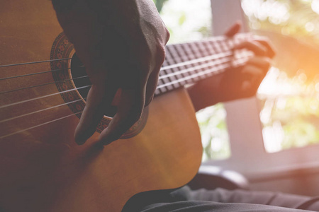民谣民谣吉他吉他手玩照片
