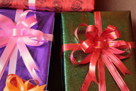 礼品盒和装饰来庆祝圣诞节