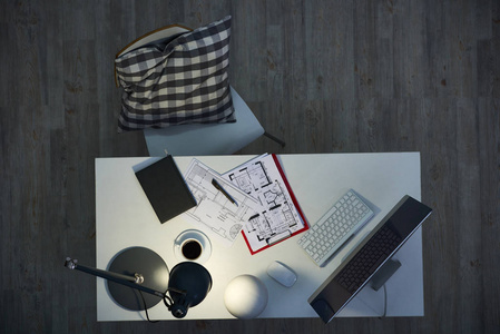 昏暗的灯图片-昏暗的灯素材-昏暗的灯插画-摄图新视界