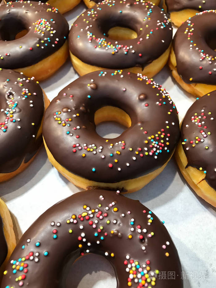 巧克力粉巧克力甜甜圈