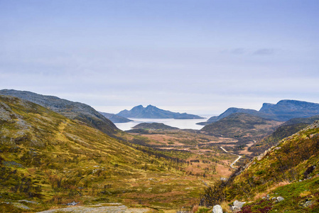 美丽的山脉景观，挪威特罗姆瑟
