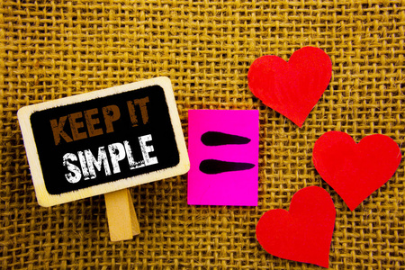 概念意义简单简单的策略方法原则写在黑板方程式上的意思是爱的心在