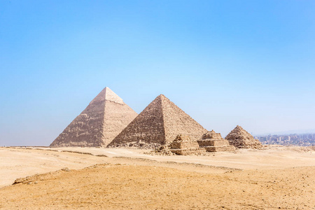 在埃及吉萨金字塔