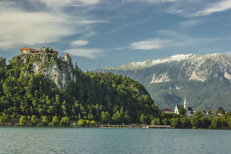 布莱德的城堡和在斯洛文尼亚湖