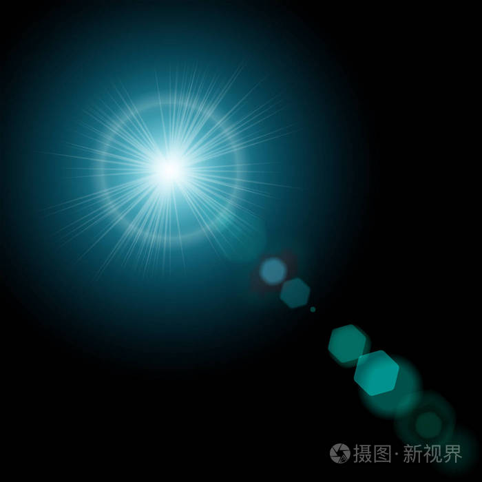 夏天太阳与现实的镜头光晕灯和发光在黑色背景上