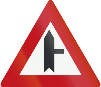 马耳他 偏移量与优先交叉口用的路标相似素材图片 摄图新视界