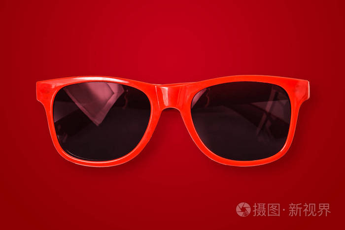 红色背景红太阳镜