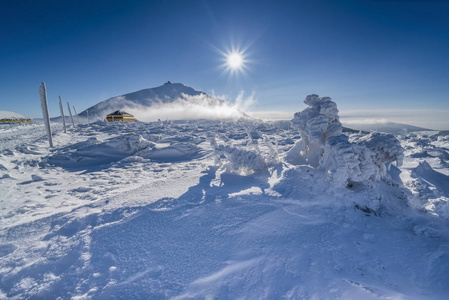 美丽的风景冬天克尔科诺谢山山, 全景