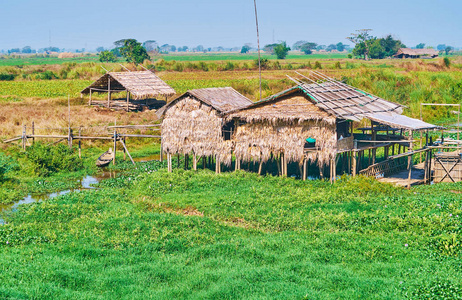 缅甸 Bago 区水上老高跷屋