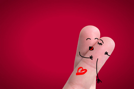 爱上了画的笑脸的心和抱着对幸福的夫妻照片