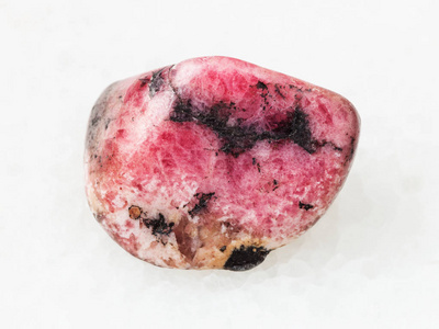 白色抛光粉红色 rhodonite 宝石石