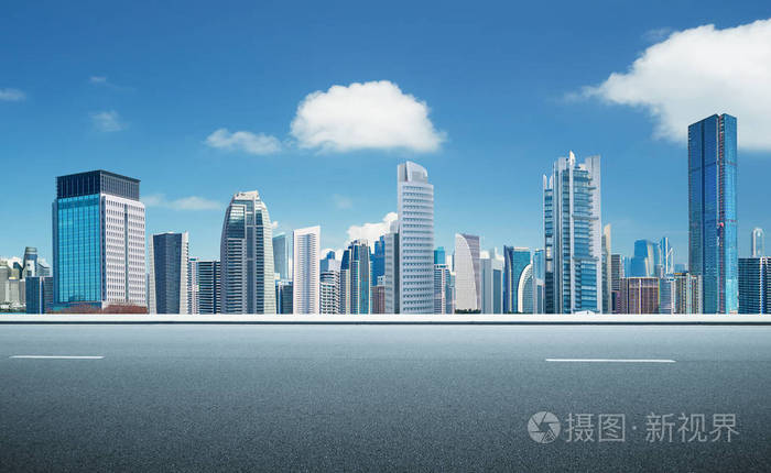 近现代城市沥青路面的侧面景观