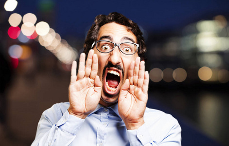 兴奋名男子大喊图片