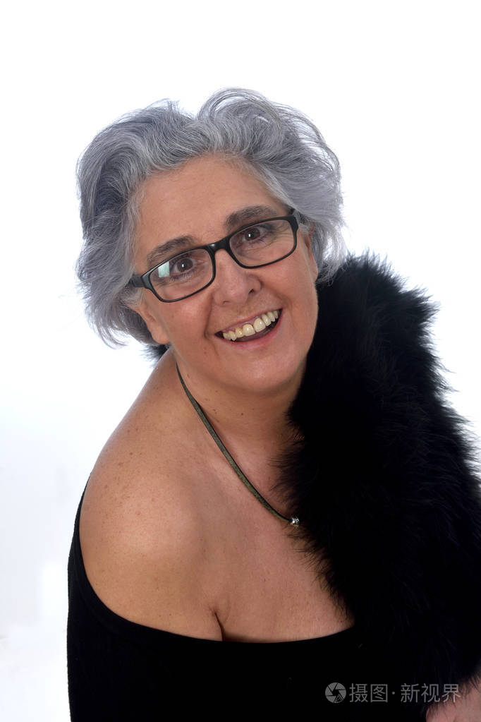 一个在白色背景下性感的老女人