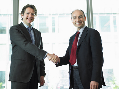 外国人握手图片