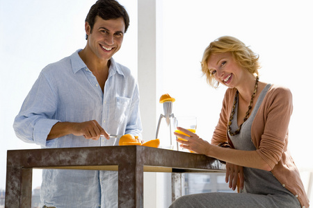 外国人在家图片