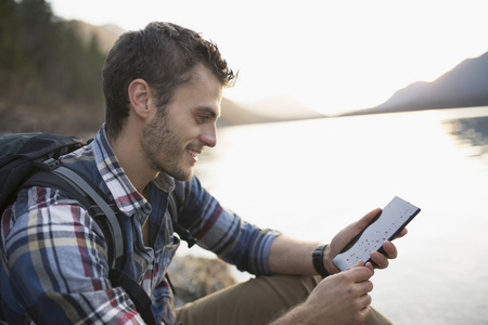 外国人手机图片