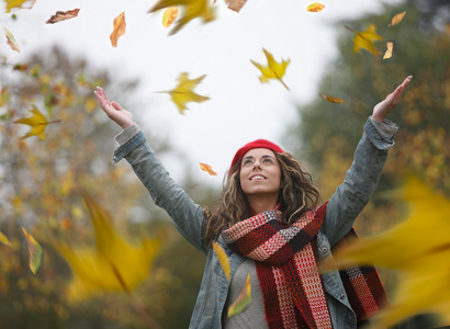 树叶光斑人人像图片
