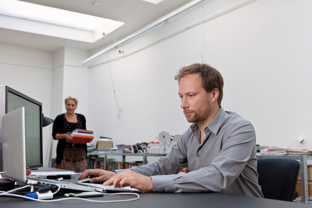 外国人设计师图片