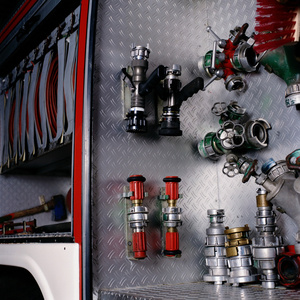 水嘴消防车水嘴照片