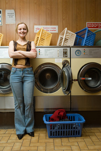 洗衣房里的女人照片