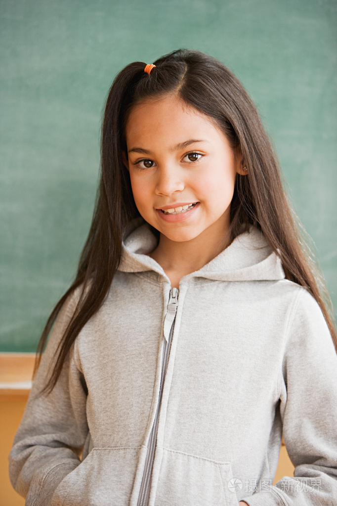 微笑的女学生照片-正版商用图片0gqhbb-摄图新视界