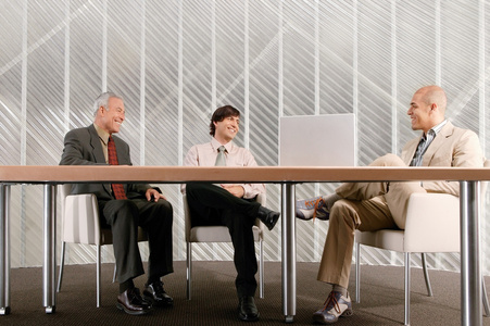 外国人谈判图片