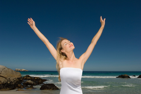 伸出的手臂图片