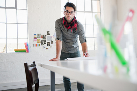 外国人设计师图片-外国人设计师素材-外国人设计师插画-摄图新视界