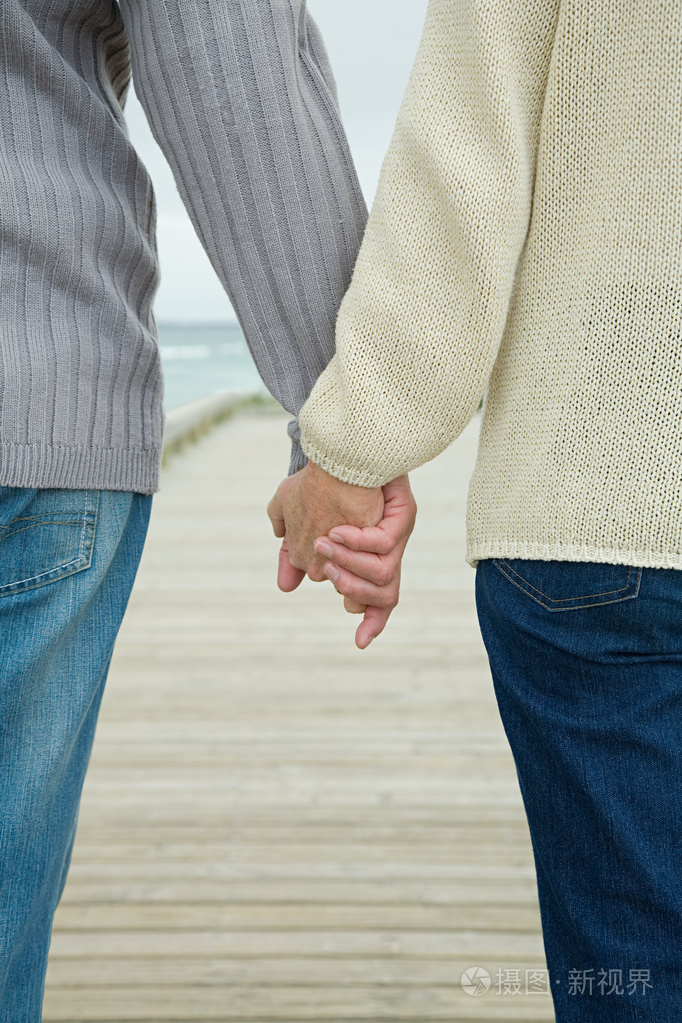 夫妻牵手