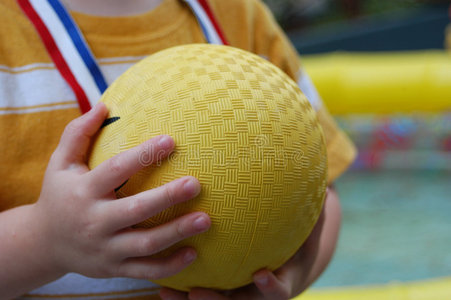 踢皮球踢皮球照片