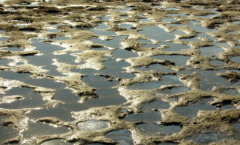 泥水图片