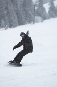 雪地里的滑雪板