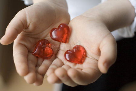 三颗小可爱图片