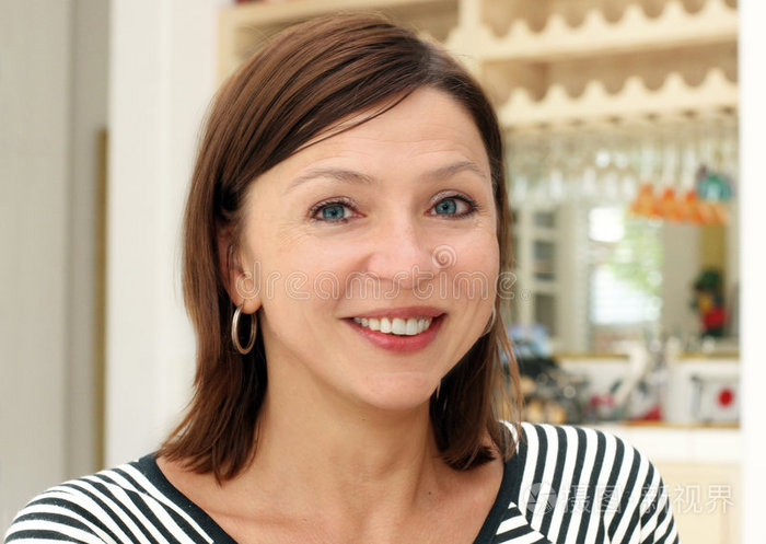 家里的成熟女人