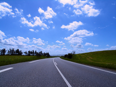 公路地平线图片-公路地平线素材-公路地平线插画-摄图新视界