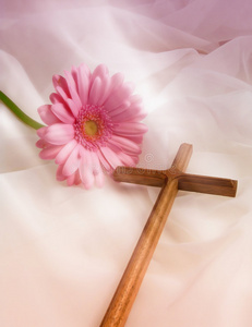 十字架与浪漫之花照片