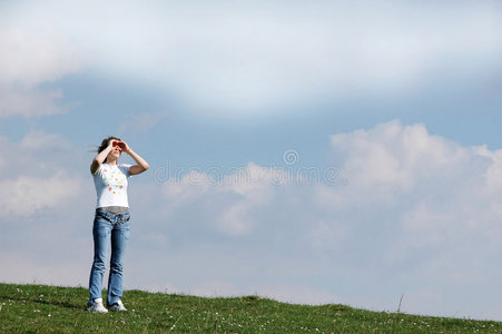 远方的人遥望远方的女人照片