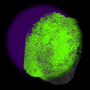 线下扫码紫外线下的指纹照片