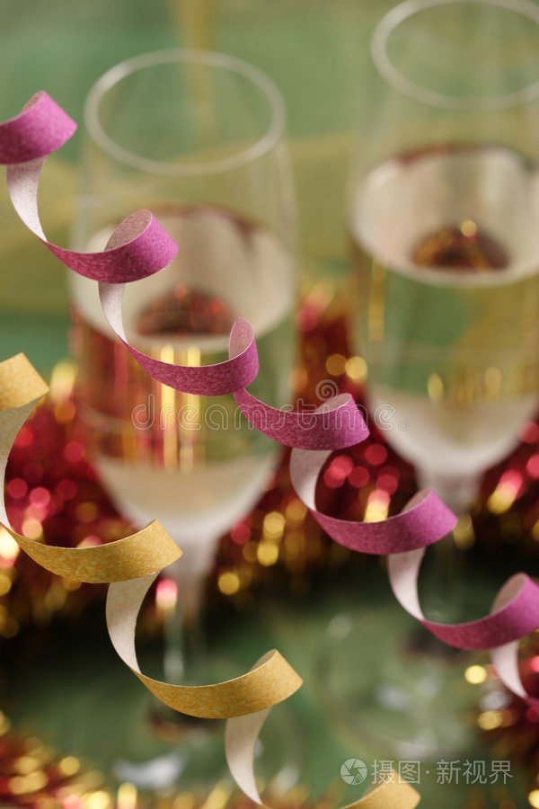 新年装饰和香槟