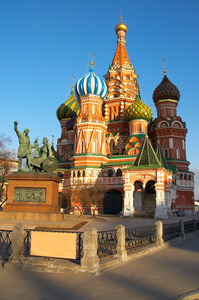 红场的库兹玛米宁和德米特里波扎尔斯基雕像。
