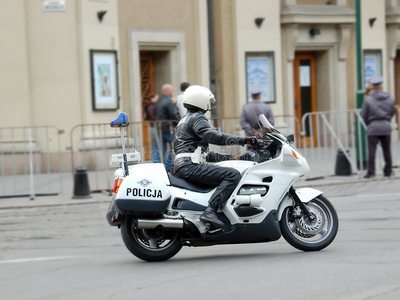 摩托车警察巡逻队图片