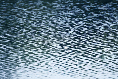 湖水涟漪图片-湖水涟漪素材-湖水涟漪插画-摄图新视界